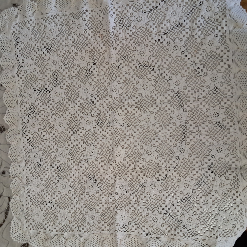 2 Pcs of Square Elegant Crochet Off White Lace Tablecloth Doilies